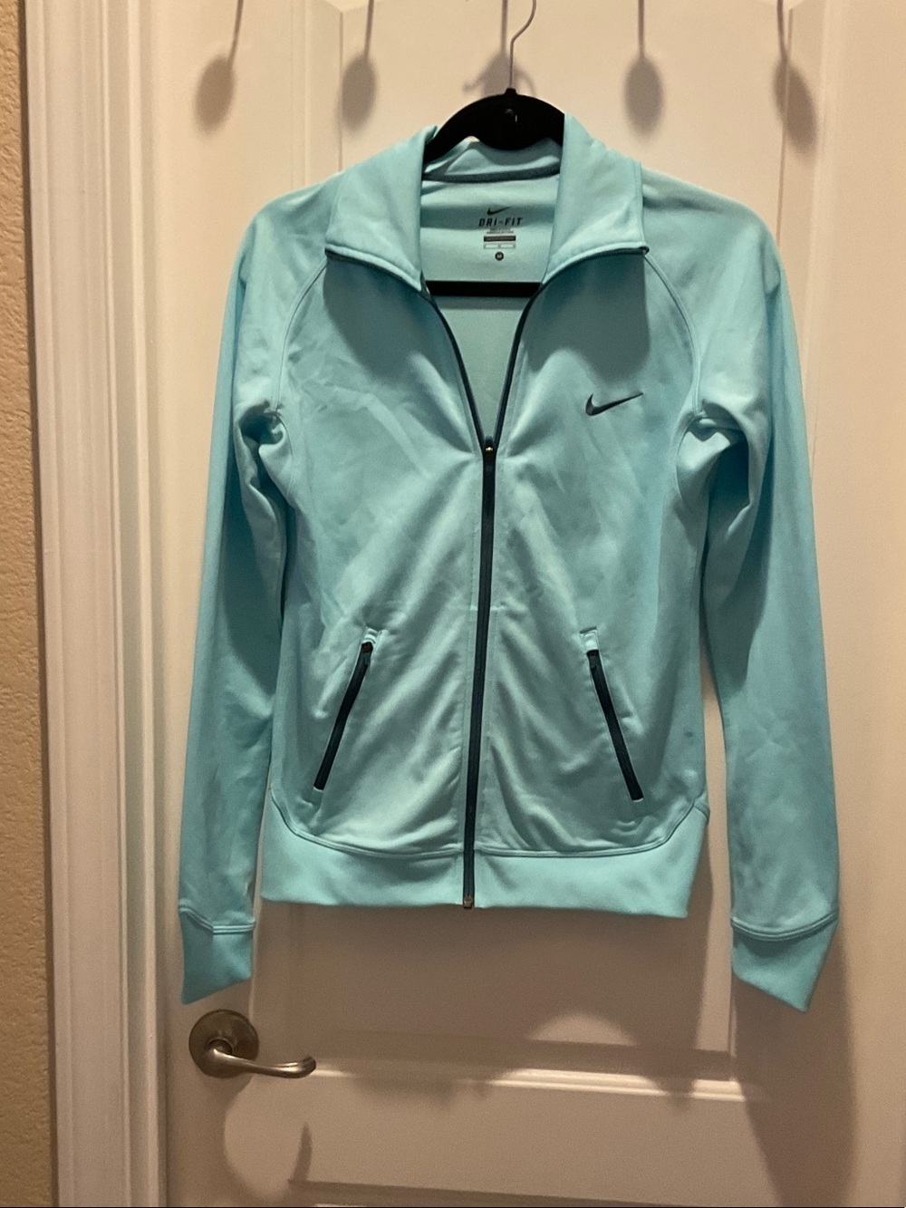 Nike Women’s Aqua Blue Dri-FIT Full-Zip Jacket medium